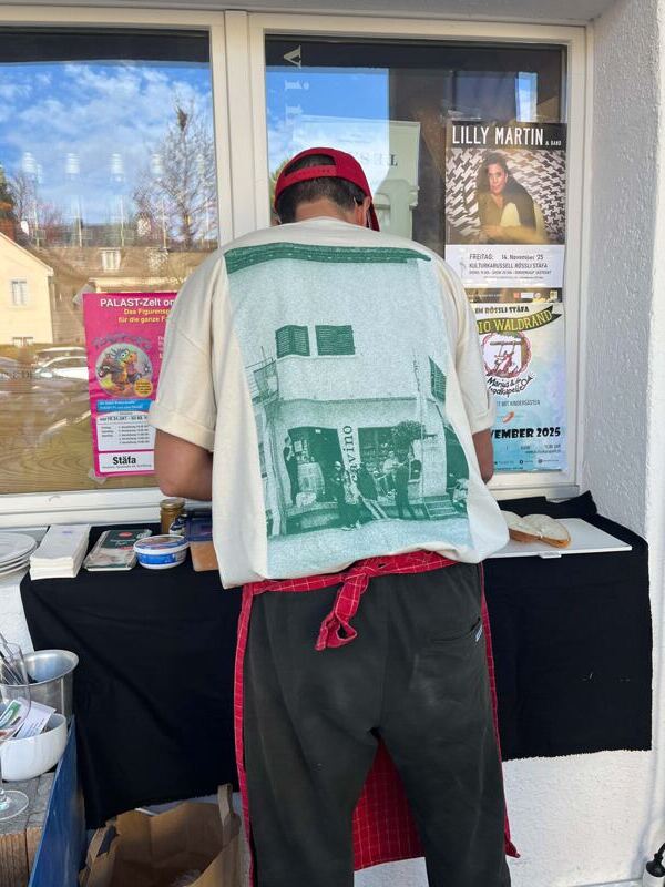 Cavino Shirt mit grünem oder violettem Print